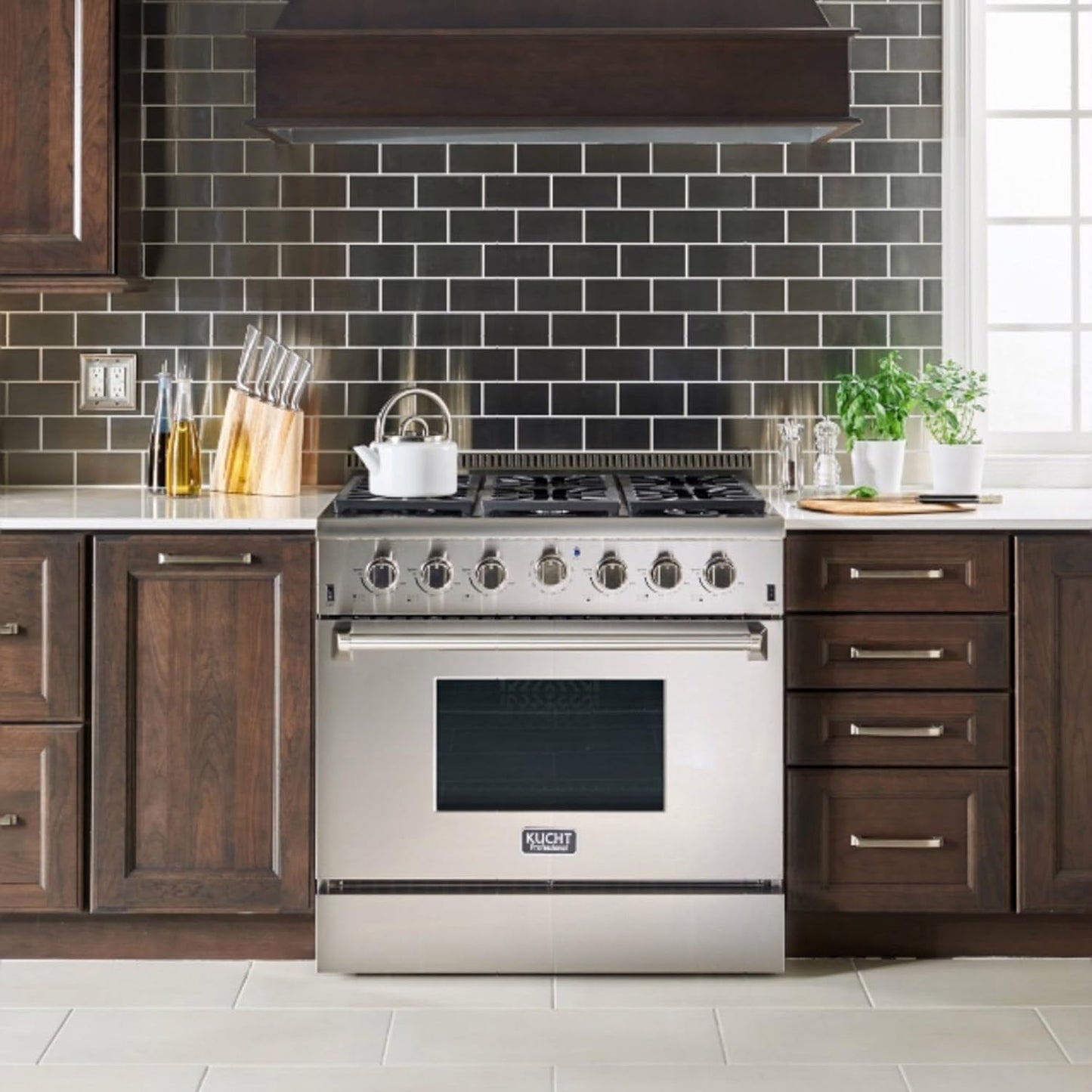 KUCHT Professional 36 in. 5.2 cu. ft. Natural Gas Range with Sealed Burners and Convection Oven in Stainless Steel with Classic Silver Knobs