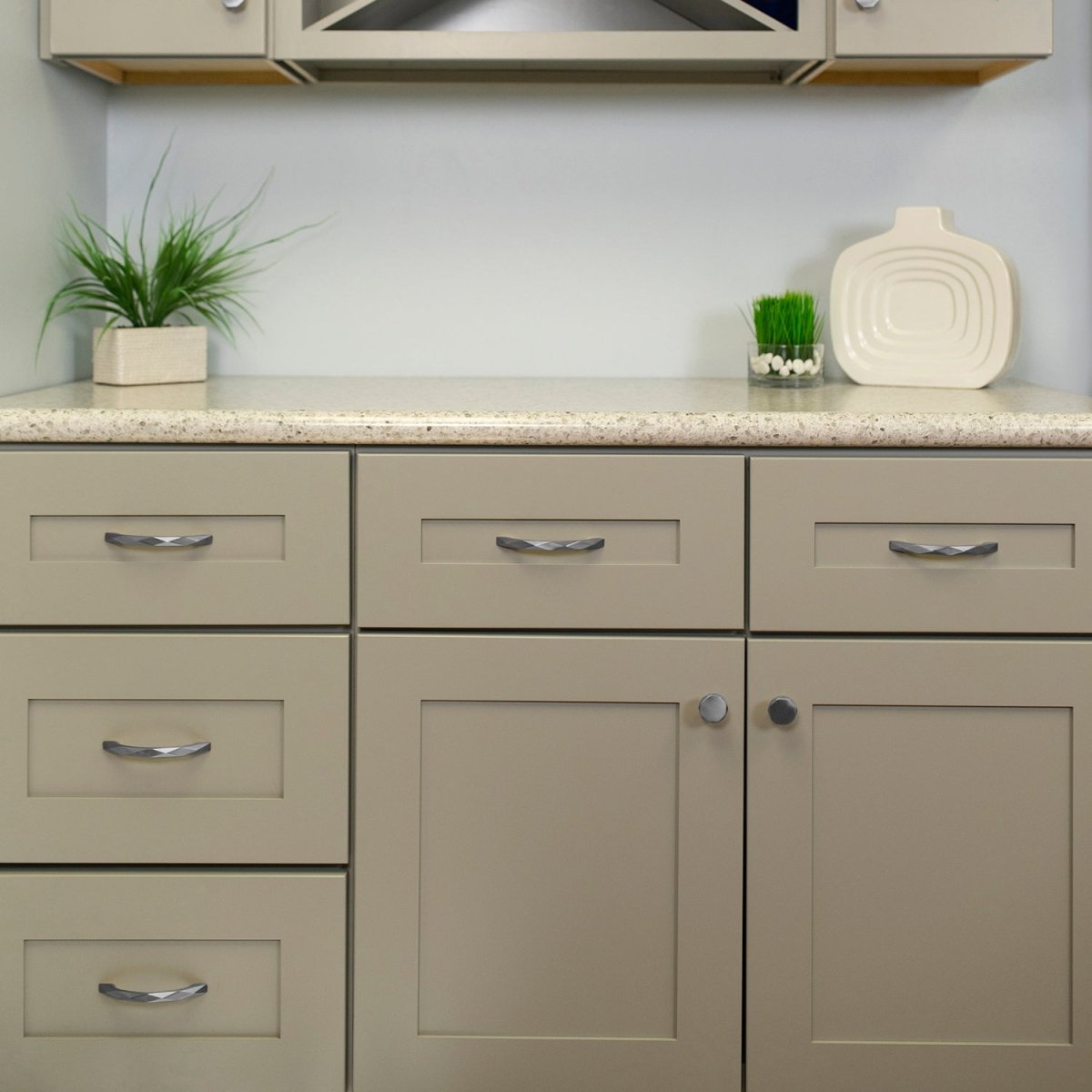 Cabinet Pull 5-1/16 Inch (128mm) Center to Center - Hickory Hardware