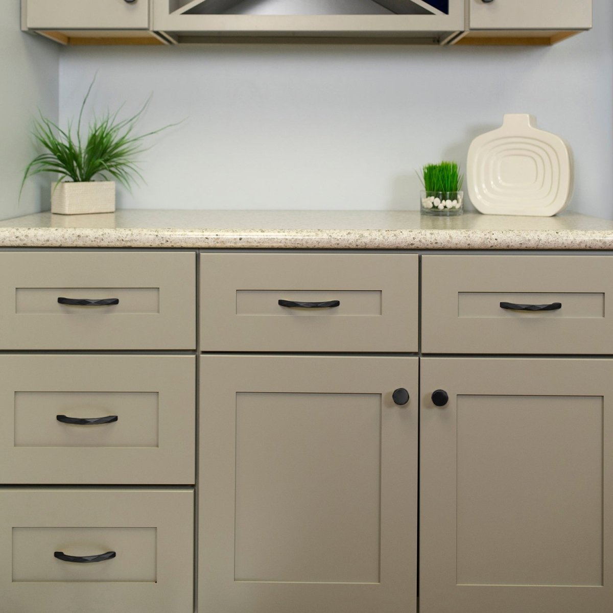 Cabinet Pull 5-1/16 Inch (128mm) Center to Center - Hickory Hardware