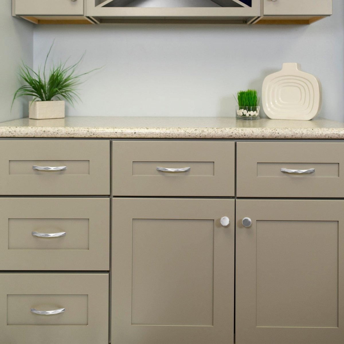Cabinet Pull 5-1/16 Inch (128mm) Center to Center - Hickory Hardware